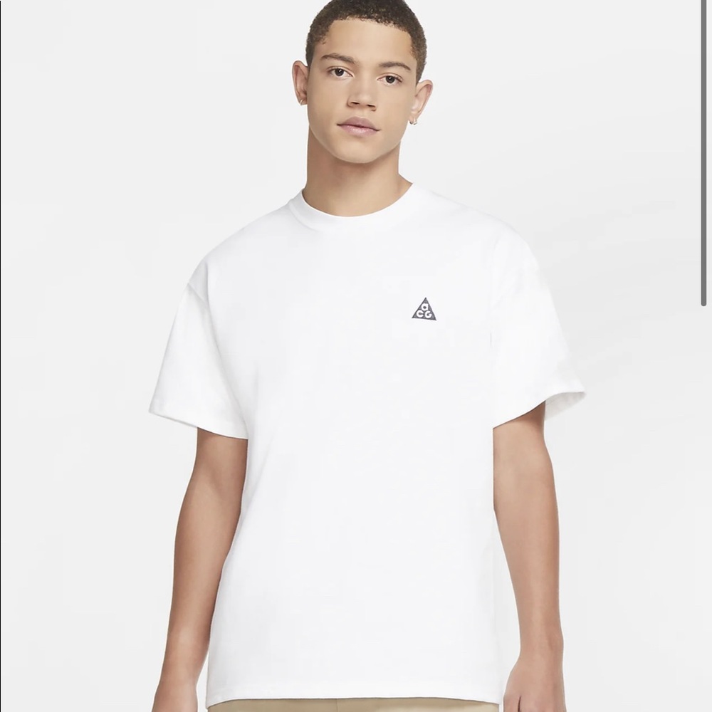 Large Nike ACG short shirt
